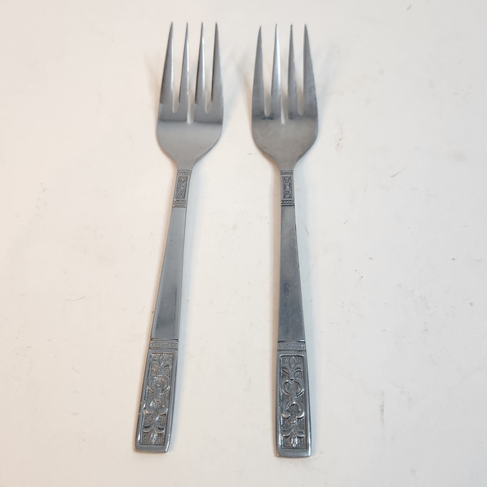 2 Customcraft CUS3 Salad Forks Fleur De Lis Stainless Steel Taiwan No Black